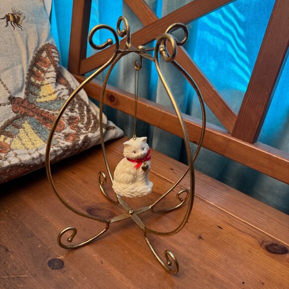 Pier 1 Gold Metal 8.75”T ORNAMENT DISPLAY STAND: Ornaments Up To 4” In Diameter - Picture 1 of 6